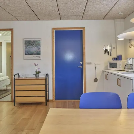 Beautiful In With 3 Bedrooms بيت للعطل *